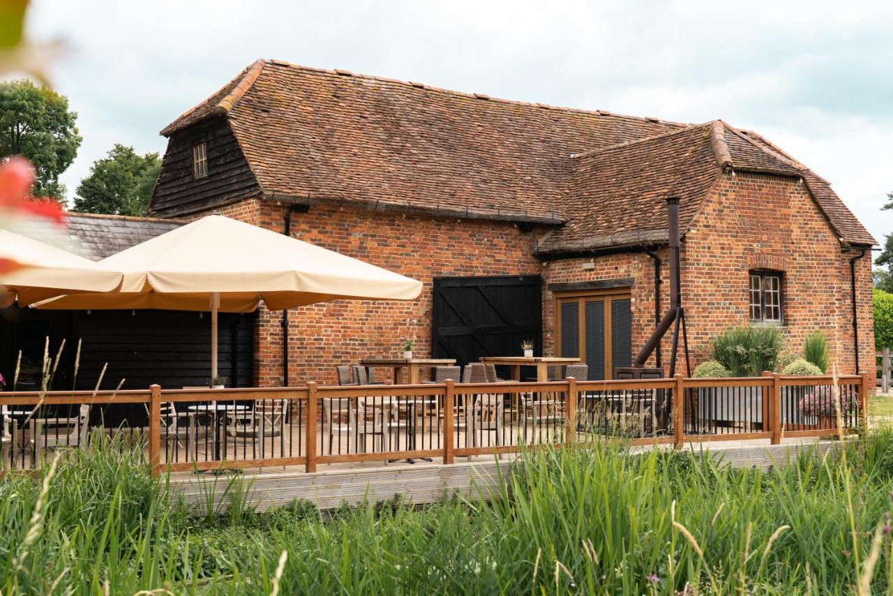 Tewinbury Farm Hotel Экстерьер фото