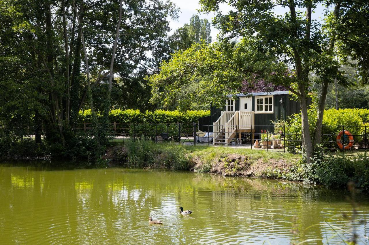 Tewinbury Farm Hotel Экстерьер фото