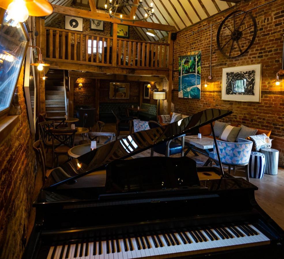 Tewinbury Farm Hotel Экстерьер фото