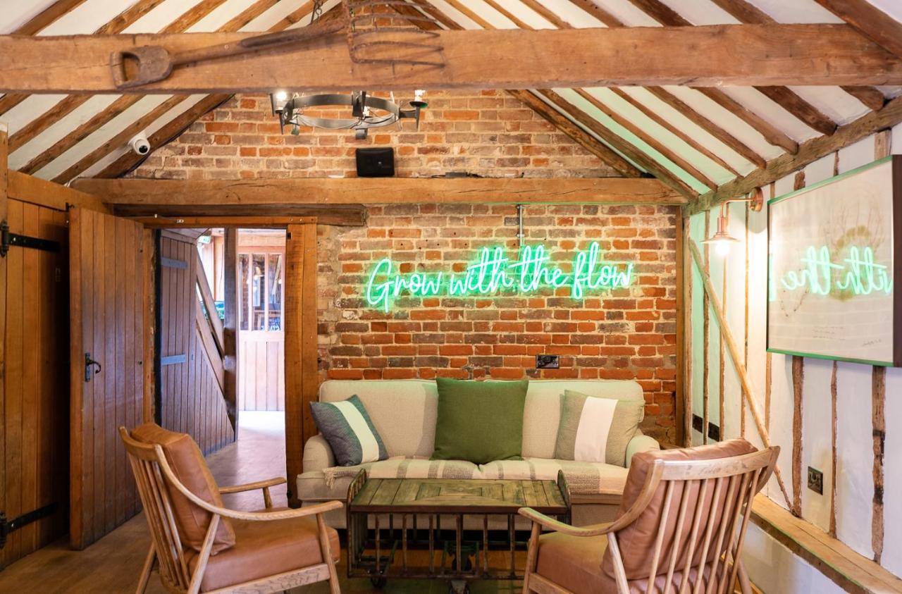 Tewinbury Farm Hotel Экстерьер фото