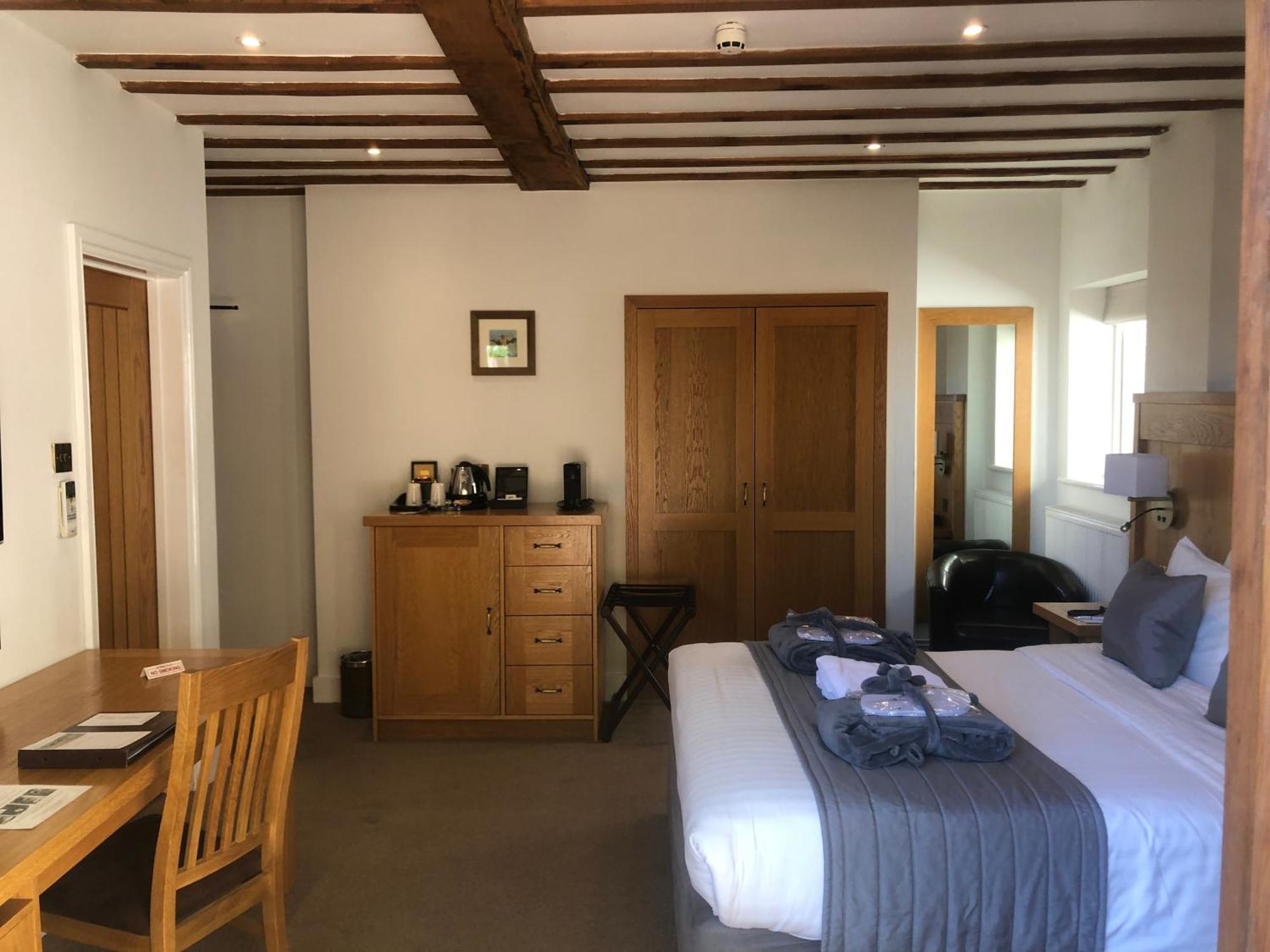 Tewinbury Farm Hotel Номер фото