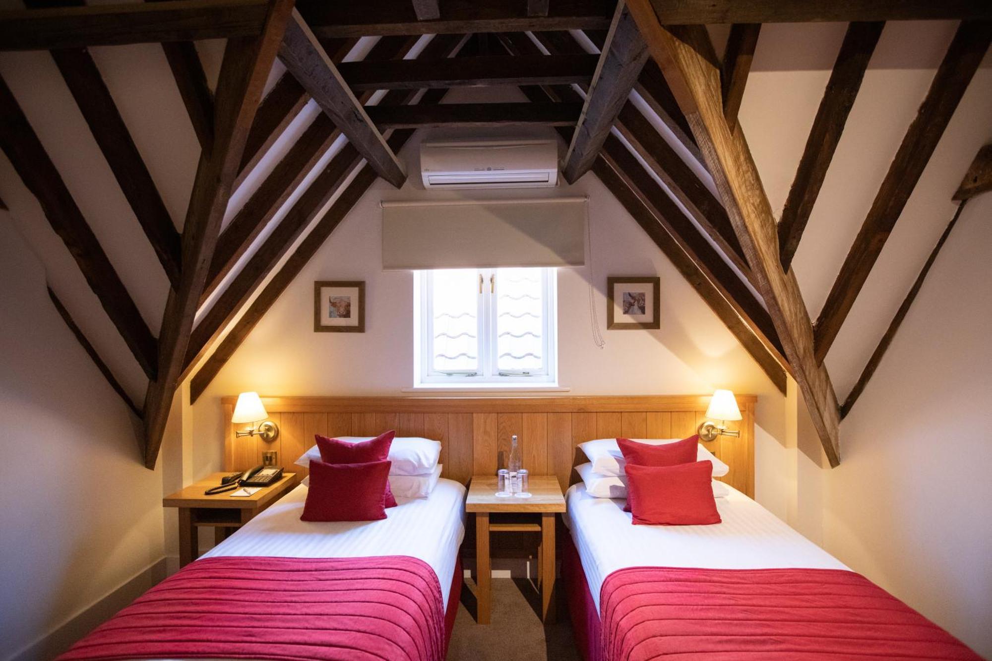 Tewinbury Farm Hotel Номер фото